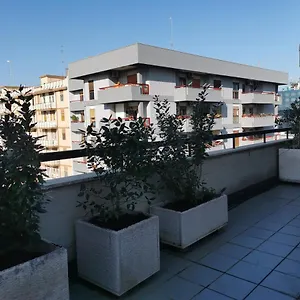 Brigida 5 , Bari Włochy